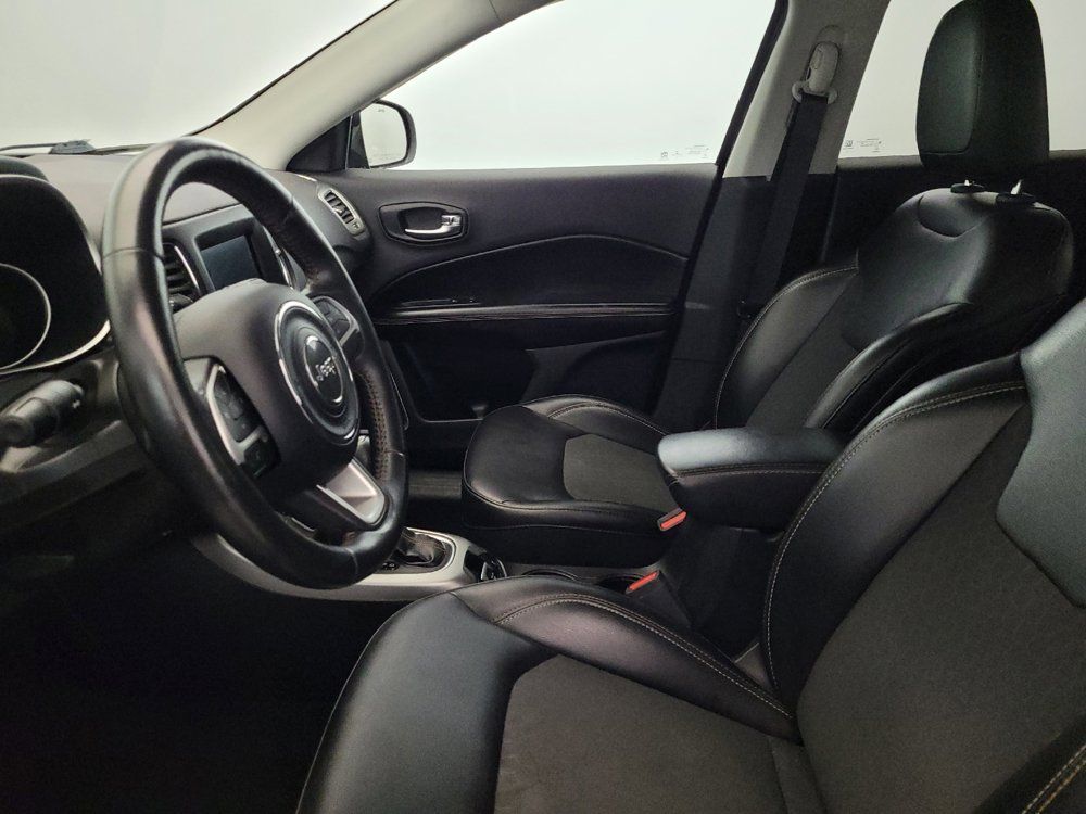 Used 2019 Jeep Compass Latitude w/ Popular Equipment Group AWD/4WD image 17