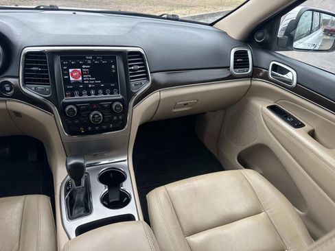 Used 2018 Jeep Grand Cherokee Limited image 19
