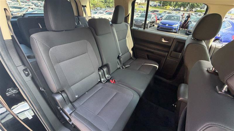 Used 2018 Ford Flex SE FWD image 11