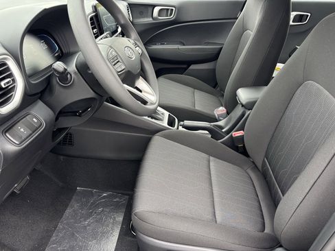 New 2025 Hyundai Venue SE image 12