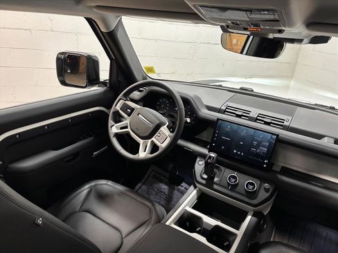 Used 2025 Land Rover Defender 110 S image 35