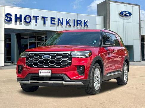 Used 2025 Ford Explorer Platinum RWD image 3