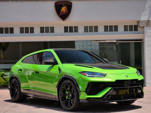 Used 2023 Lamborghini Urus Performante AWD/4WD image 1