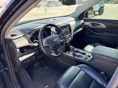 Used 2019 Chevrolet Traverse LT FWD image 9