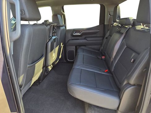 Used 2025 GMC Sierra 1500 SLT RWD image 18