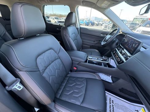 New 2026 Nissan Pathfinder Platinum image 26