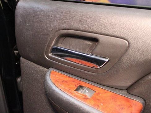 Used 2013 Chevrolet Avalanche LTZ image 13