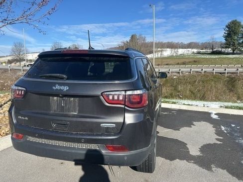 Used 2019 Jeep Compass Latitude w/ Popular Equipment Group image 12