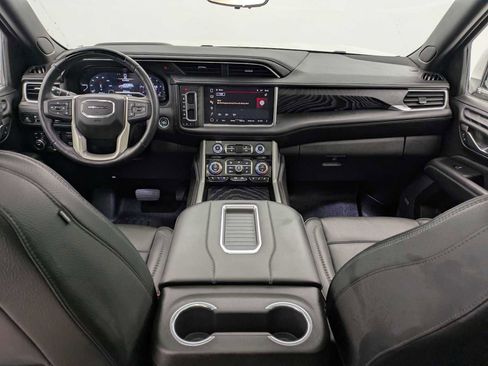 Used 2023 GMC Yukon XL Denali w/ Advanced Technology Package AWD/4WD image 19