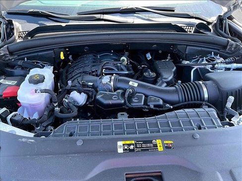 Used 2025 Jeep Grand Cherokee Limited w/ Luxury Tech Group II RWD image 11