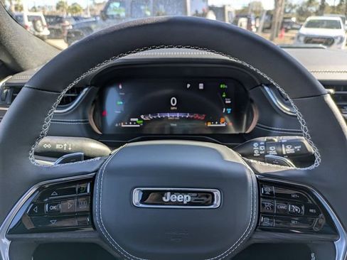 New 2025 Jeep Grand Cherokee Overland w/ Trailer Tow Package AWD/4WD image 31