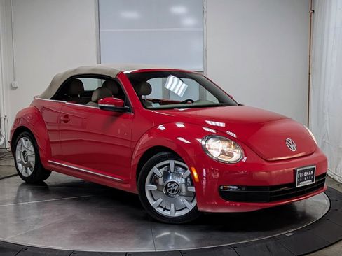 Used 2013 Volkswagen Beetle 2.5 FWD image 11