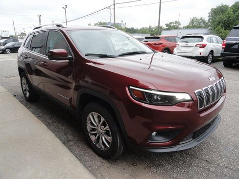 Used 2021 Jeep Cherokee Latitude Lux w/ Comfort/Convenience Group AWD/4WD image 3