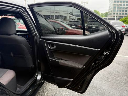 Used 2019 Toyota Corolla LE FWD image 26