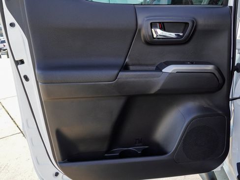 Certified 2023 Toyota Tacoma TRD Off-Road AWD/4WD image 23