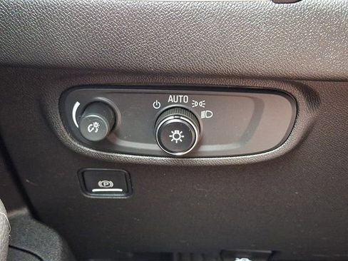 Used 2020 GMC Terrain SLE w/ Driver Convenience Package FWD image 30