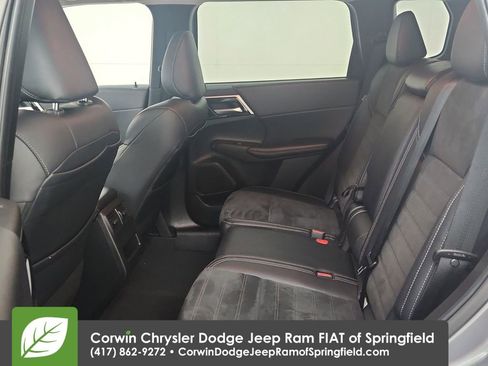 Used 2024 Mitsubishi Outlander SE image 31