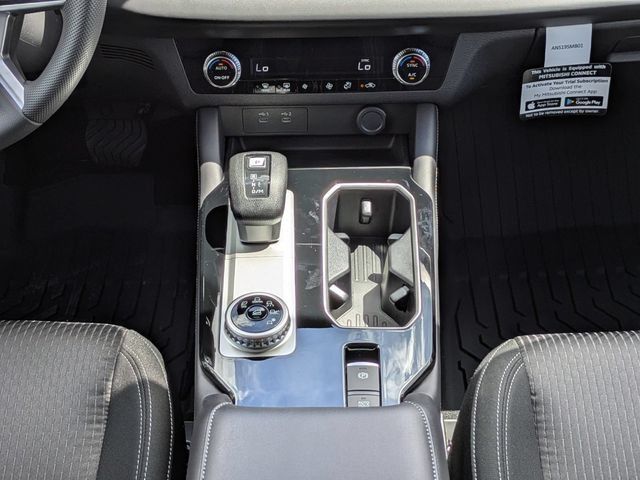 New 2026 Mitsubishi Outlander ES FWD image 19