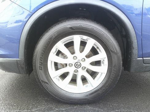 Used 2020 Nissan Rogue SV image 12