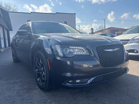 Used 2019 Chrysler 300 S AWD/4WD image 7