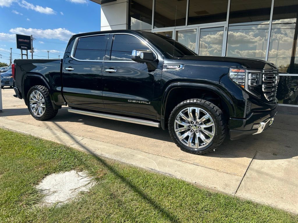 Used 2024 GMC Sierra 1500 Denali AWD/4WD image 2