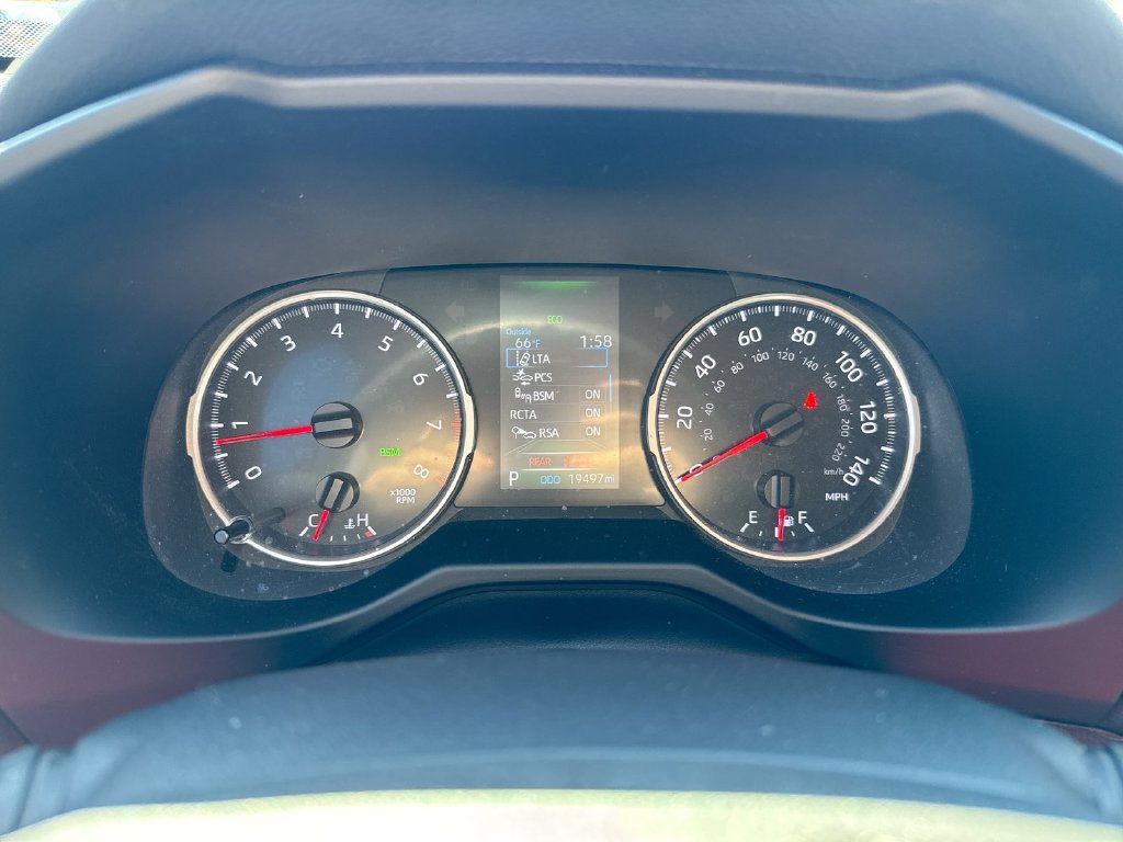 Used 2022 Toyota RAV4 LE AWD/4WD image 12
