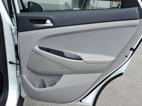 Used 2021 Hyundai Tucson Sport FWD image 14