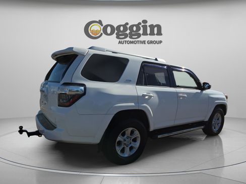 Used 2015 Toyota 4Runner SR5 image 8