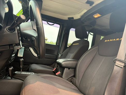 Used 2014 Jeep Wrangler Unlimited Sahara AWD/4WD image 15