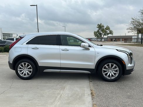 Used 2022 Cadillac XT4 Premium Luxury w/ Safety Alert Package image 9