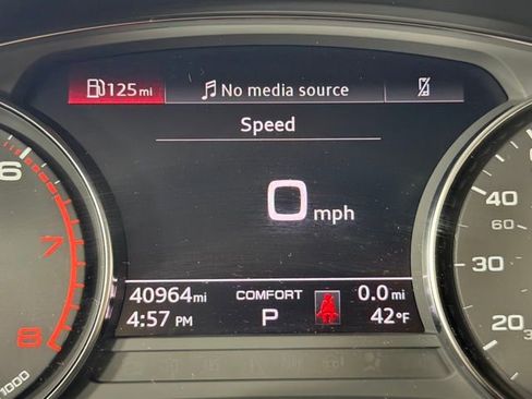 Used 2023 Audi Q5 2.0T Premium w/ Convenience Package image 13