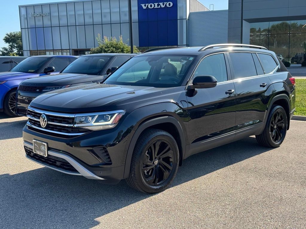 Used 2023 Volkswagen Atlas SE AWD/4WD image 1