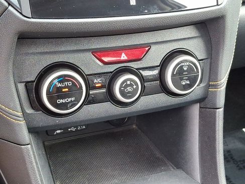 Used 2022 Subaru Crosstrek 2.5i Sport w/ Moonroof Package image 16