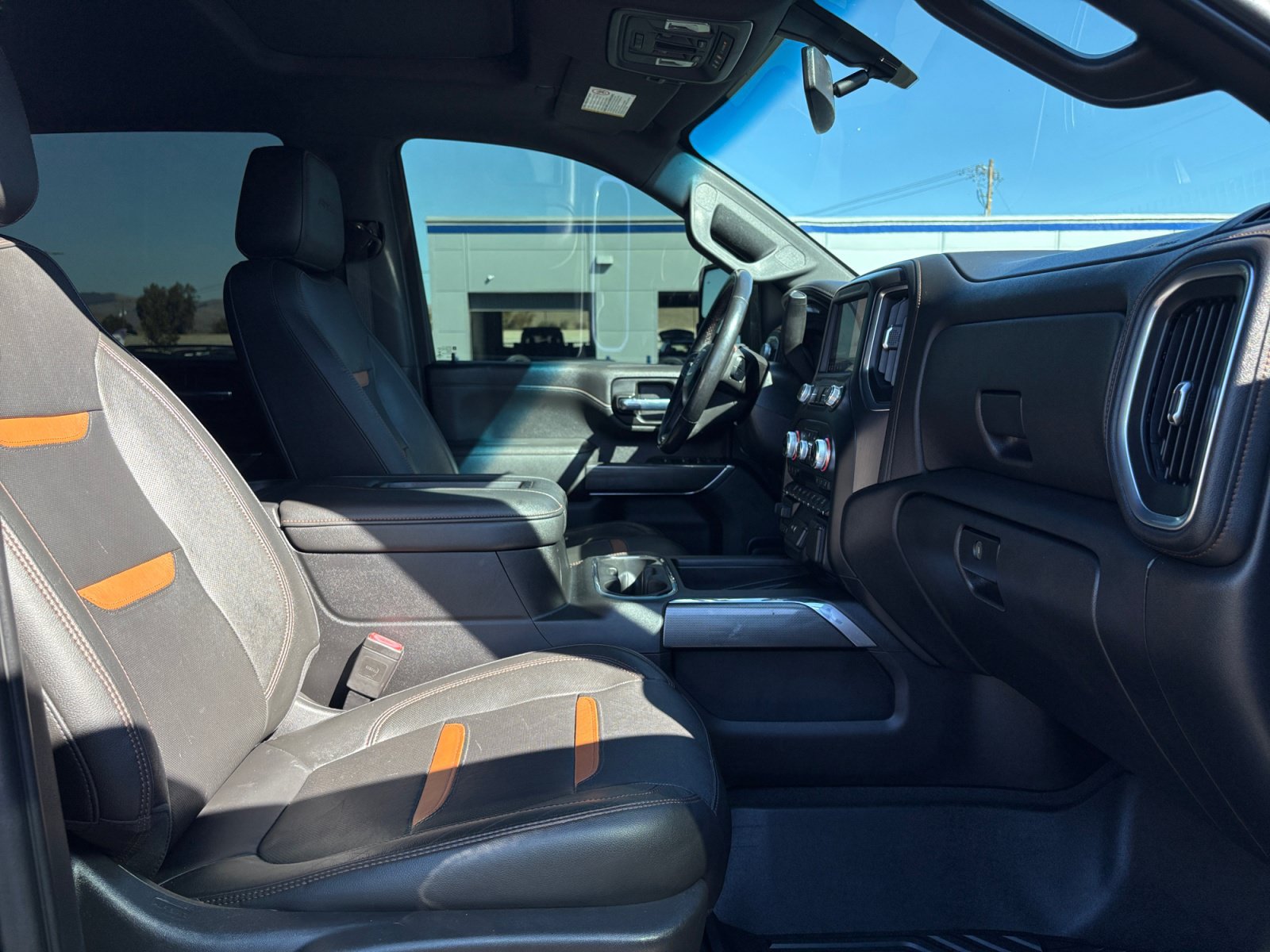 Used 2020 GMC Sierra 2500 AT4 w/ AT4 Premium Package AWD/4WD image 18