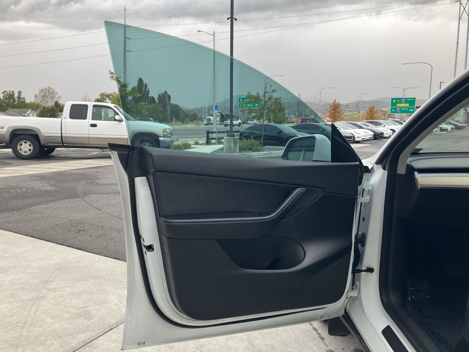 Used 2022 Tesla Model Y Long Range AWD/4WD image 11