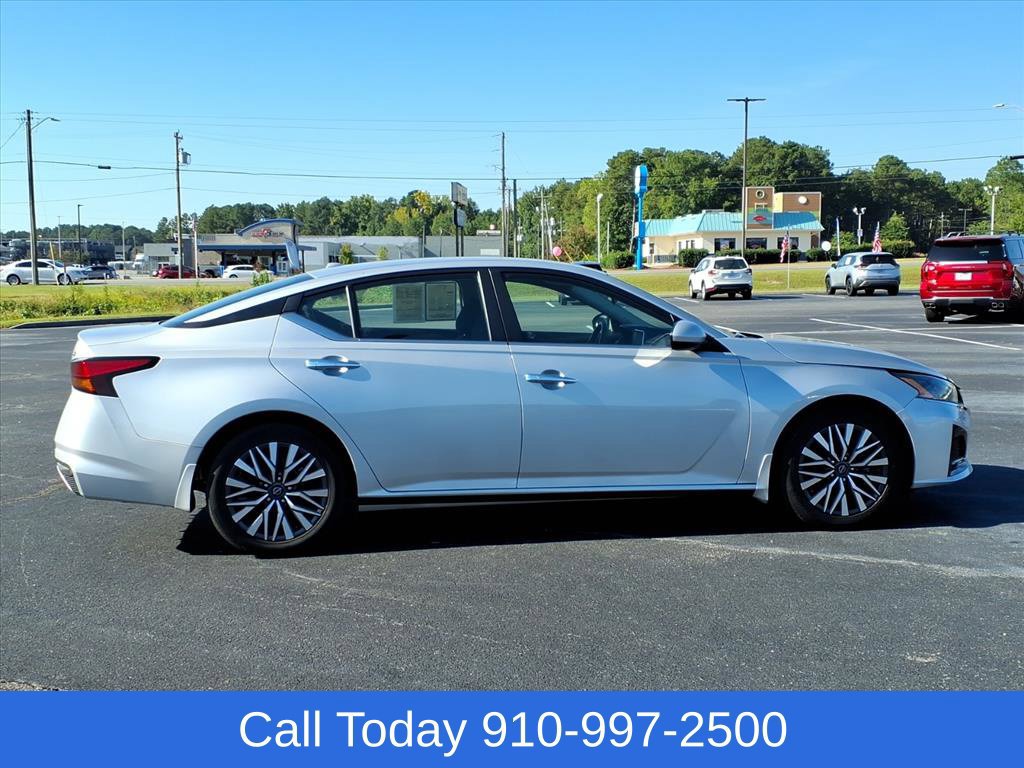 Used 2023 Nissan Altima 2.5 SV FWD image 7