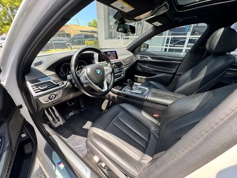 Used 2019 BMW 740i w/ M Sport Package RWD image 18