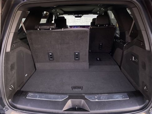 Certified 2025 Cadillac Escalade Premium Luxury image 31