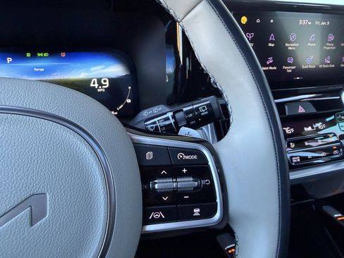 Used 2023 Kia Sorento SX Prestige image 31