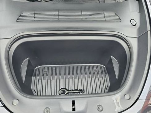 Used 2024 Tesla Model Y Long Range image 43