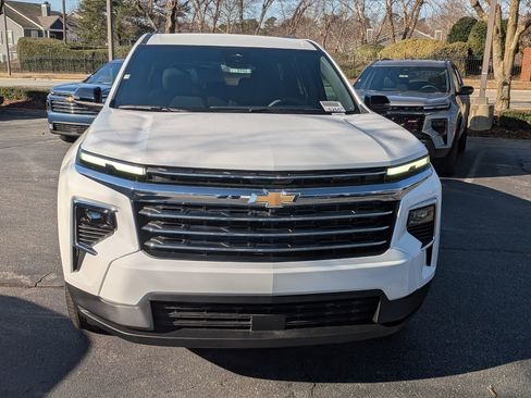 New 2026 Chevrolet Traverse LT w/ Driver Confidence Package image 2