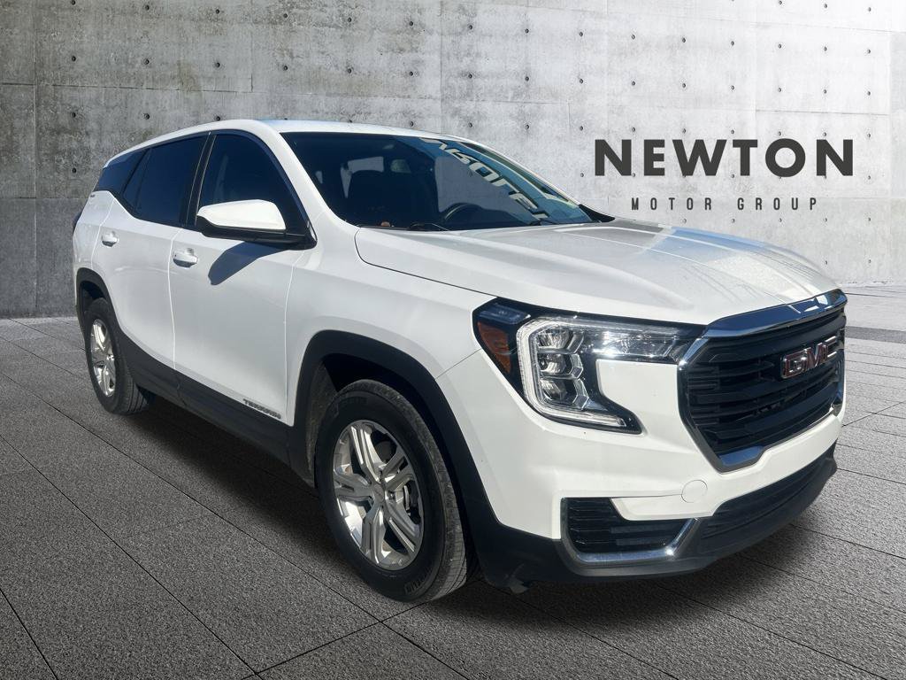 Used 2024 GMC Terrain SLE FWD image 1