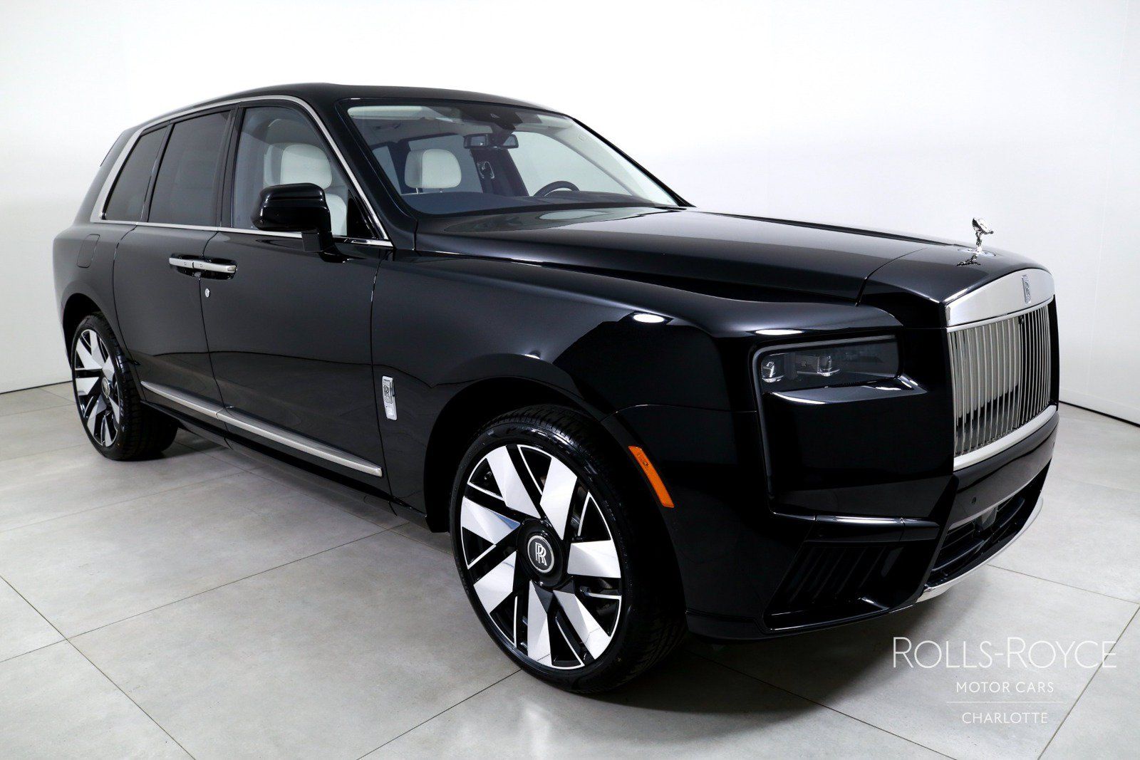 New 2026 Rolls-Royce Cullinan AWD/4WD image 6