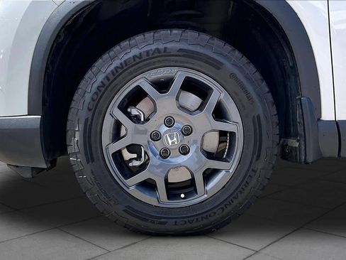 Used 2025 Honda Pilot TrailSport image 10