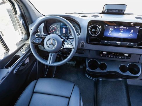 New 2025 Mercedes-Benz Sprinter 2500 image 14