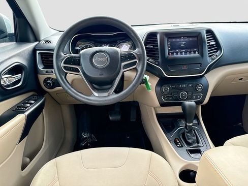 Used 2019 Jeep Cherokee Latitude w/ Popular Appearance Group FWD image 21