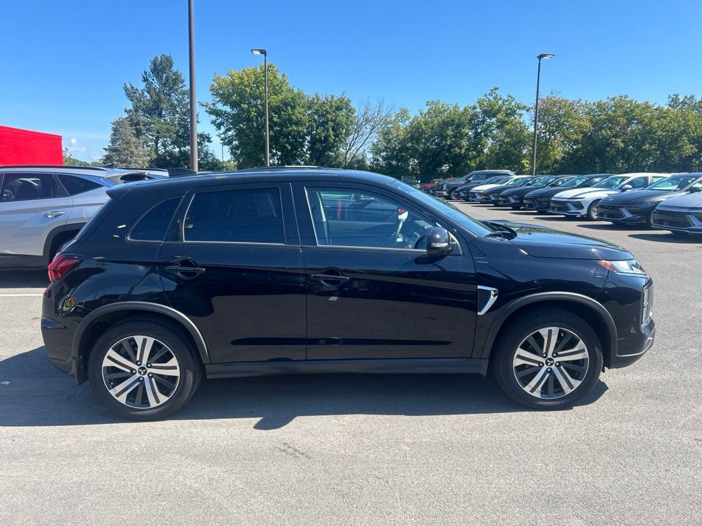 Used 2022 Mitsubishi Outlander Sport SE AWD/4WD image 2
