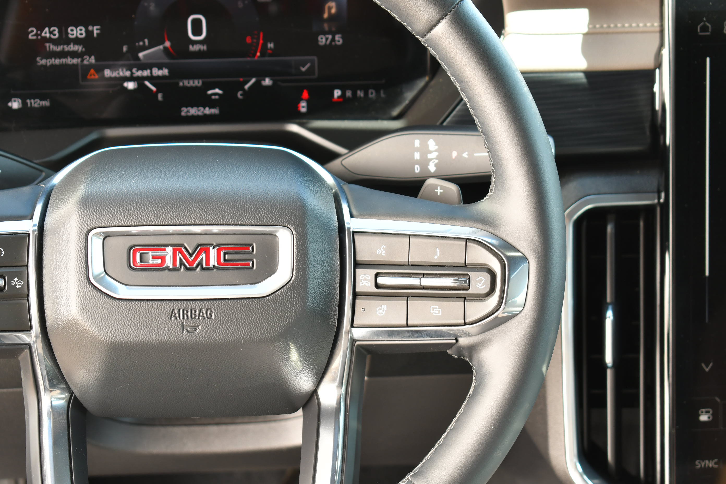 Used 2026 GMC Acadia Elevation w/ Elevation Premium Package FWD image 19