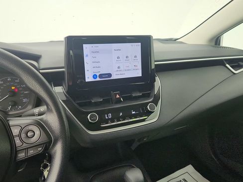 Used 2025 Toyota Corolla LE FWD image 18
