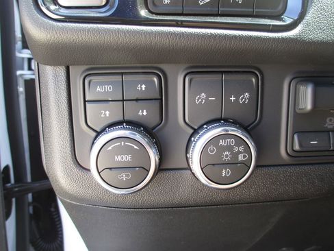 New 2026 GMC Yukon Denali w/ Denali Reserve Package AWD/4WD image 18